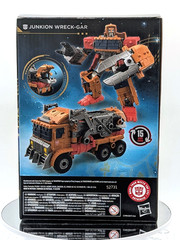 Takara Tomy/Hasbro Transformers Age of the Primes Voyager Class WRECK-GAR!