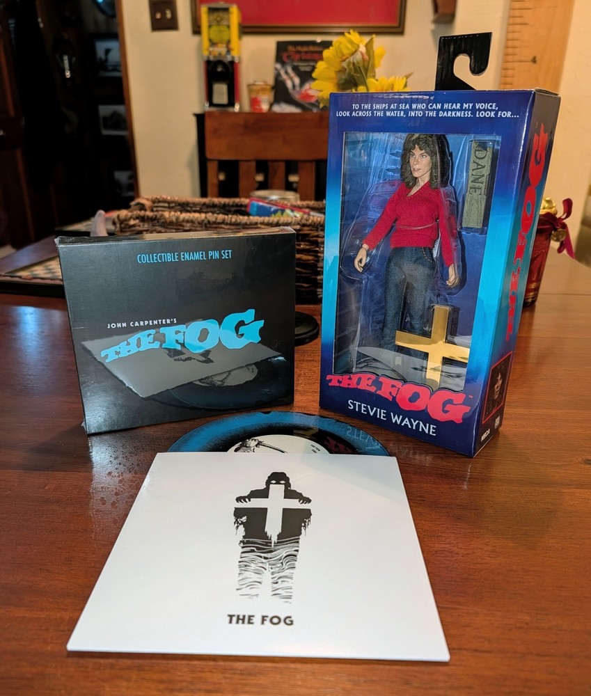 🔥NECA The Fog 8″ Stevie Wayne Figure, Enamel pin set, & 45 vinyl – BRAND NEW!