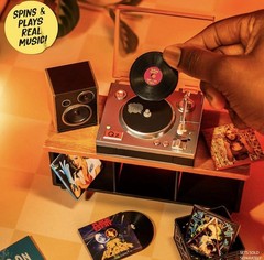 MGA’s Miniverse Real Music Record Player Mini Collectibles Mini Playable Record