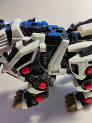 Vintage 2002 Tomy Zoids WHITE LIGER ZERO Robot Figure Incomplete