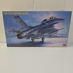 HASEGAWA F-16B Plus Fighting Falcon Plane 1/48 Scale Model Kit NEW Unbuilt 06105