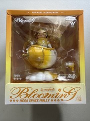 Authentic Pop Mart Mega Space Molly 100% Blooming Series- La Margherita. Sealed