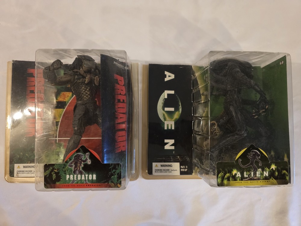 Predator Alien Action Figures McFarlane Arnold Schwarzenegger Movie