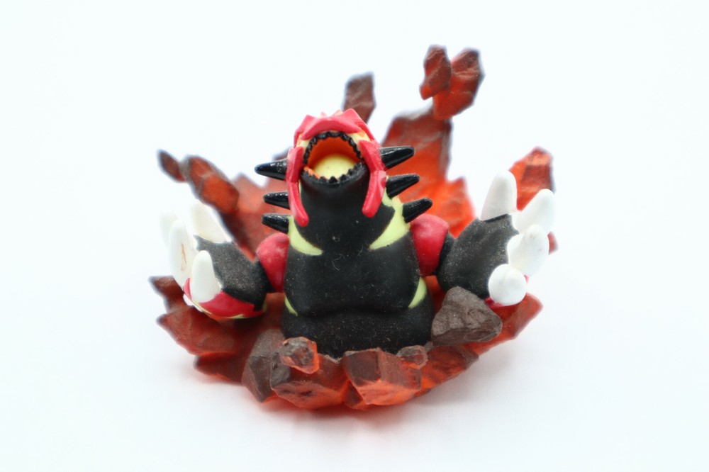 Pokemon Charizard Figure in Flames Fire 2016 Small 2.25″ Dragon