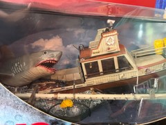 (BRAND NEW!) “JAWS” MOVIE MANIACS DELUXE BOXSET (2001) MCFARLANE TOYS