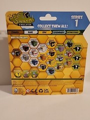 Roblox Bee Swarm Simulator Panda Bear 5″ Figure Pk w/ Mystery Bee & Honeycomb