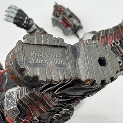 NECA Gears of War 2 Cyclops Locust Drone 7″ Action Figure with 3 Weapons 2008