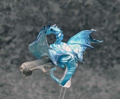 gashapon capsule finger cuff dragon mascot metallic blue 3″ figure