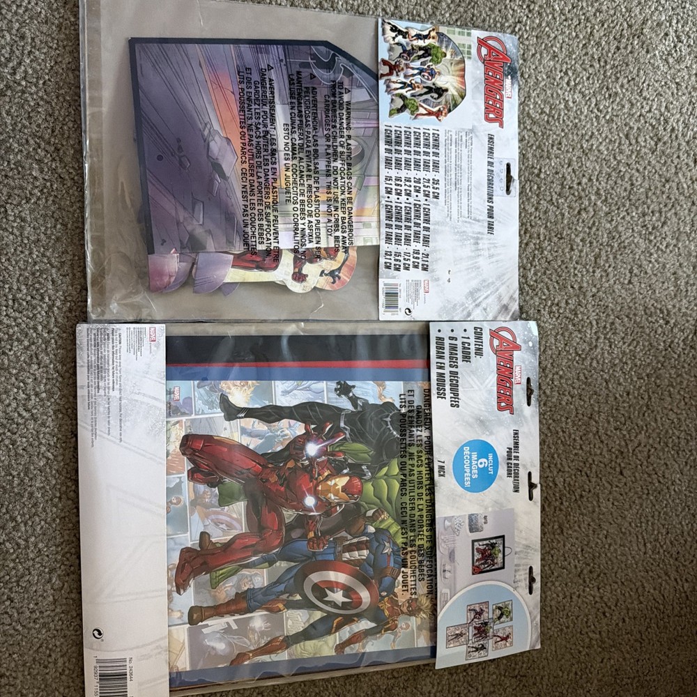 MARVELS AVENGERS FRAME & TABLE DECORATING KIT. INCLUDES 1 FRAME 6 CUTOUTS