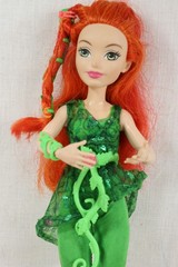 Mattel DC Super Hero Girls 2015 Pooison Ivy Batman Viallan Doll 12″ posable