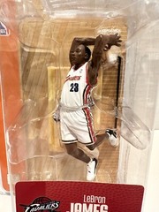 2004 McFarlane NBA LeBron James Cleveland Cavaliers Mini Action Figure 3″ NEW!