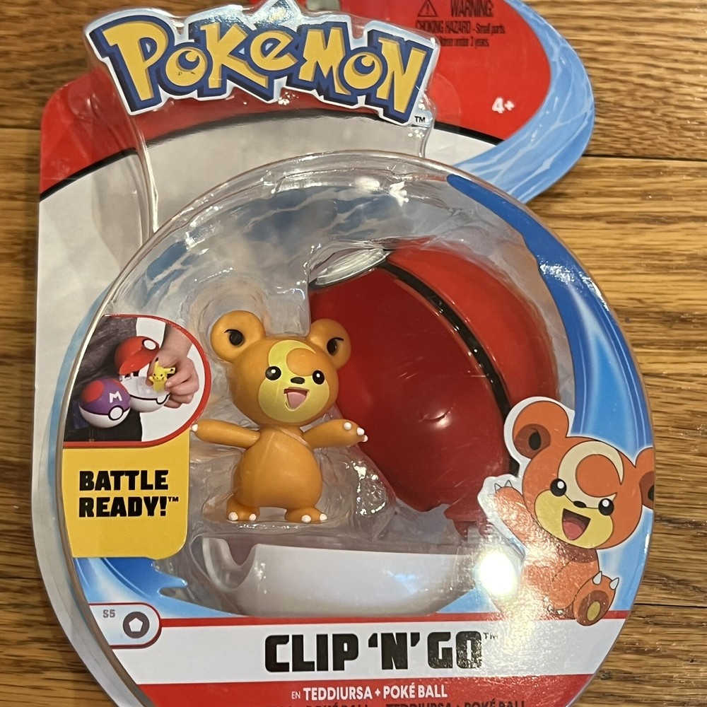 NIB Pokemon Clip ‘N’ Go Teddiursa and Poke Ball Mini Action Figure Toy