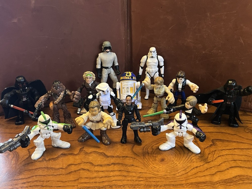 LOT OF 15 STAR WARS FIGURES – VARIOUS YEARS & SIZES – LUKE, SOLO, DARTH, R2