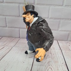 THE PENGUIN KENNER 1997 DC COMICS LEGENDS OF THE DARK KNIGHT BATMAN FIGURE!