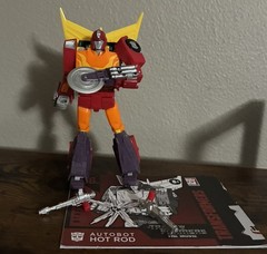 Transformers Studio Series 86 Voyager Class Autobot Hot Rod 1st release