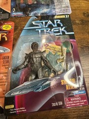 Star Trek Playmates Voyager Lot x9 Janeway Kim Tuvok Torres Hazon Figures MOC