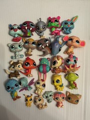 Littlest Pet Shop Pets LOT of 24 Figures Hasbro LPS assorted mix
