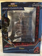 Marvel Gallery Thor: Ragnarok] 10″ PVC Diorama Diamond Select Signed By Sculptor