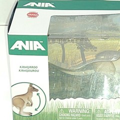 Tomy Ania Kangaroo Mother and Baby T16079 age 3 and up Toy Figure