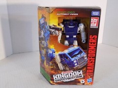 TRANSFORMERS GENERATIONS WAR FOR CYBERTRON KINGDOM DELUXE AUTOBOT PIPES WFC-K32