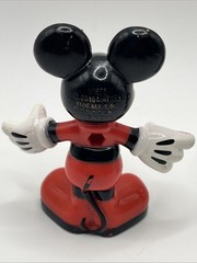 DISNEY GOOFY RACE CAR DRIVER PVC FIGURE/2010 Disney MM Race Cake Topper