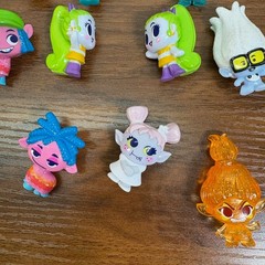 Dreamworks Trolls Figurines Band Together Lot of 80 Must have Collectables 1.5″