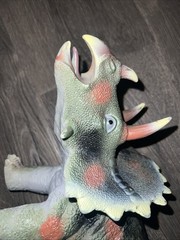 Toys R Us Maidenhead TRICERATOPS Dinosaur Large Rubber Foam Figure Toy 17″ Rare