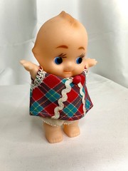 VINTAGE KEWPIE WITH PLAID DRESS COIN BANK DOLL SOFT VINYL TOY JAPAN SOFUBI