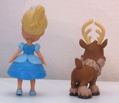 Disney Frozen SVEN Moose & ELSA Figures Mini dolls 3″