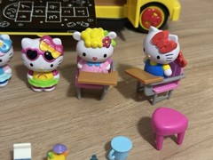 Hello Kitty Lot Of Figures, Accessories, And Vehicles School Bus Food Truck