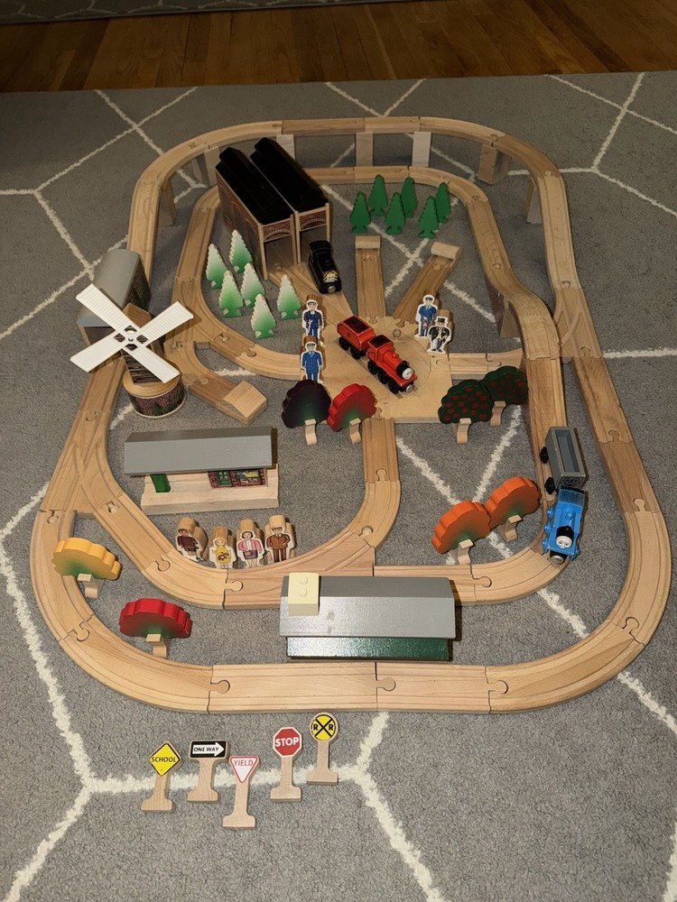 100 Piece SET ! THOMAS FRIENDS TRAIN WOODEN RAILWAY 1992 , #99402 !