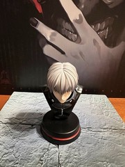 20cm Ken Kaneki Sitting GK Figure Double Head & Arms Statue