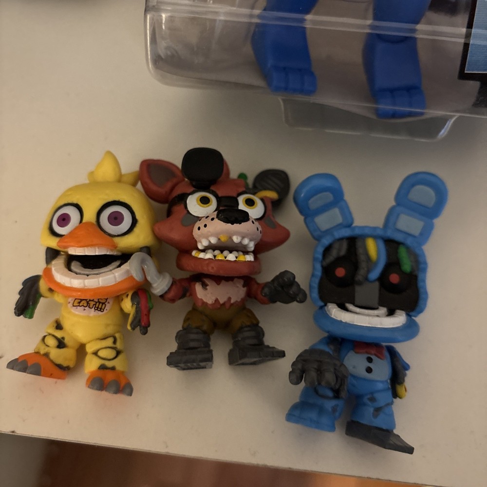 Funko FNAF Five Nights at Freddy’s Mystery Minis Withered Chica Bonnie Foxy