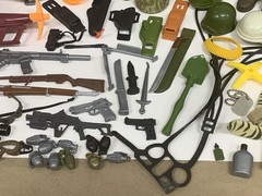 Vintage 1990’s 12″ GI Joe Mixed Lot Action Figures Case Weapons Accessories