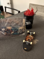 Tech Deck 34mm Real Wood Fingerboard With Lot & Obstacle