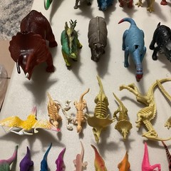 Huge Dinosaur Lot Of 100 Assorted Brands Sizes Types Skeletons Plastic, Rubber