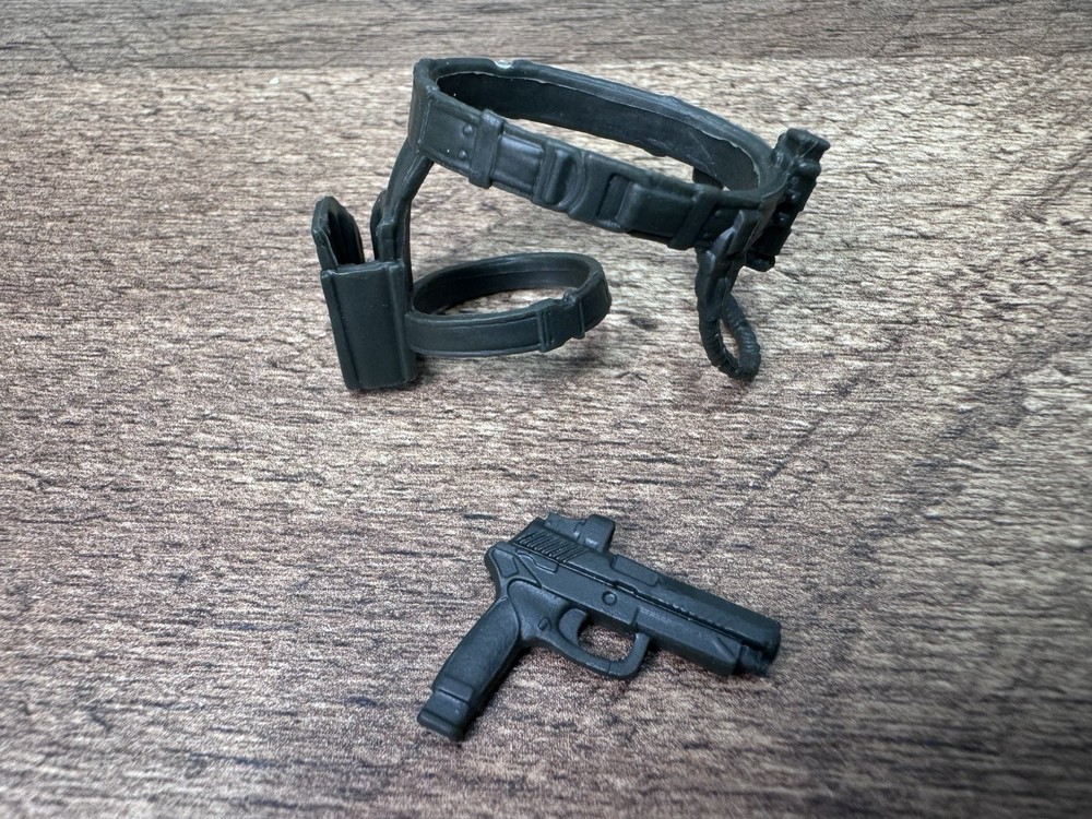 GI Joe Classified Legacy Special Forces Soldier Tactical Belt Holster Pistol Gun