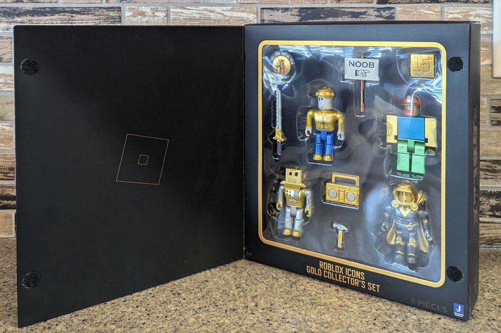 Roblox Icons Gold Collectors Set 15th Anniversary 4 Figures Sealed Box
