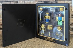 Roblox Icons Gold Collectors Set 15th Anniversary 4 Figures Sealed Box