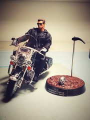 GREAT TWINS TERMINATOR 2 T-800 1/12 FIGURE With Motorcycle INSTOCK