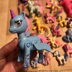 24 Pc Lot Hasbro My Little Pony Horse Figure Toy Lot With Carry Case Necklaces +