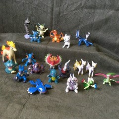 POKEMON Mini (1.5in) Figures Toy Lot Of 20! TOMY-RLW-Bondai *Nidoqueen, Charzard