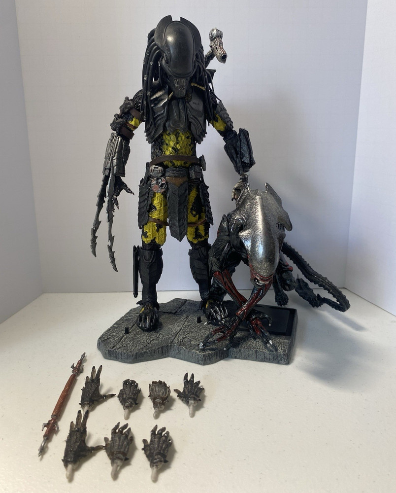 NECA Alien vs predator serpent predator ko + NECA OG ALIEN+diorama
