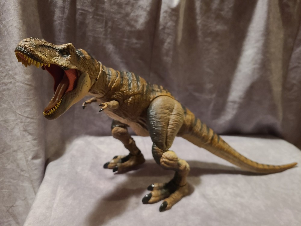 Mattel Jurassic Park Tyrannosaurus Rex 24 in Action Figure New w/o Box