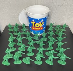 Vintage 90s Toy Story 1 Green Army Men Soldiers Bucket Movie Promo Figures RARE!