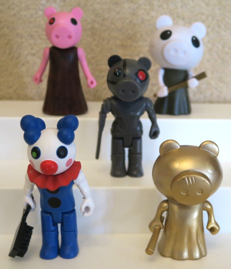 Lot of 5 Roblox Piggy Series 1 Mini Figures, Robby, Clowny, Gold Chase, Memory