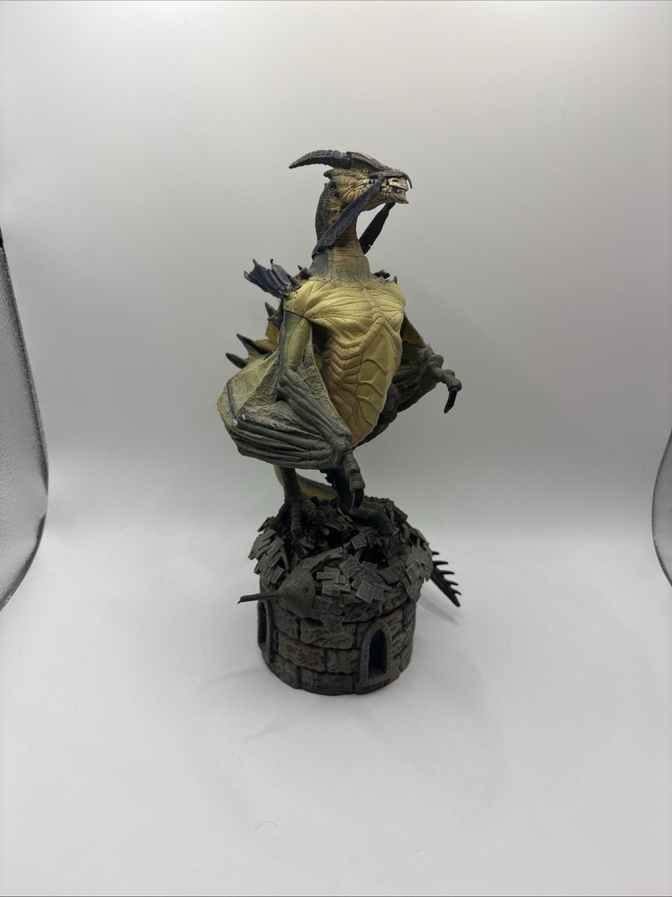 Todd McFarlane Dragons Quest For The Lost King Eternal Clan Dragon 2005 w/ Rider