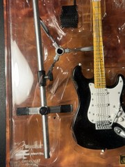 SD Toys Fender Collection 1/6 Scale Model Series 1 Stratocaster 2005 INCOMPLETE