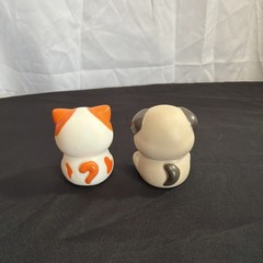 Lot of 2 Soft Plastic Pet Figures – Orange and White Cat / Brown Dog