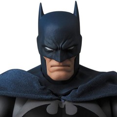 Batman: Hush MAFEX #105 Batman – reissue